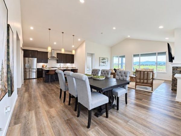 1542 W OKANOGAN AVE, Post Falls, ID 83854