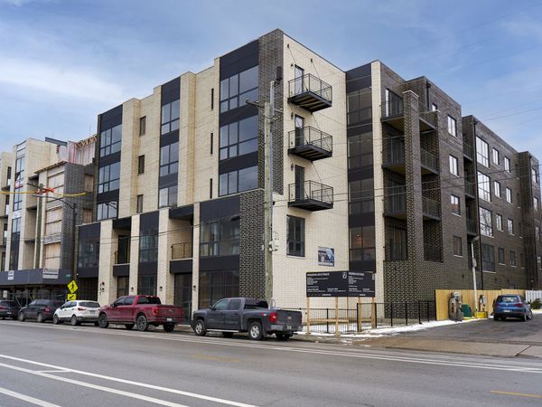 451 E Pershing Avenue , Unit 201, Chicago, IL 60653