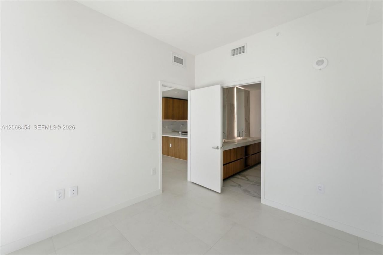 1400 Biscayne Blvd. , Unit 3004, Miami, FL 33132 Photo