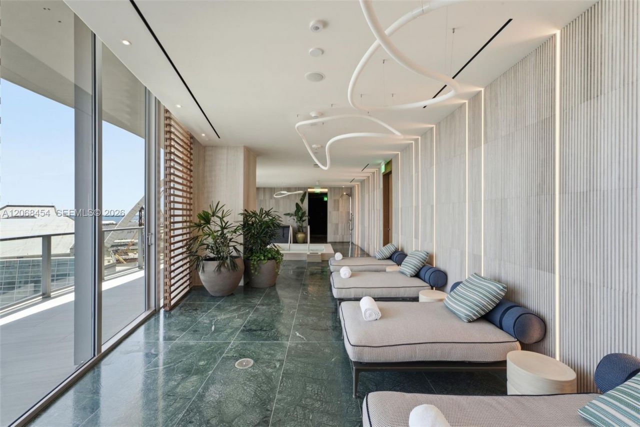 1400 Biscayne Blvd. , Unit 3004, Miami, FL 33132 Photo