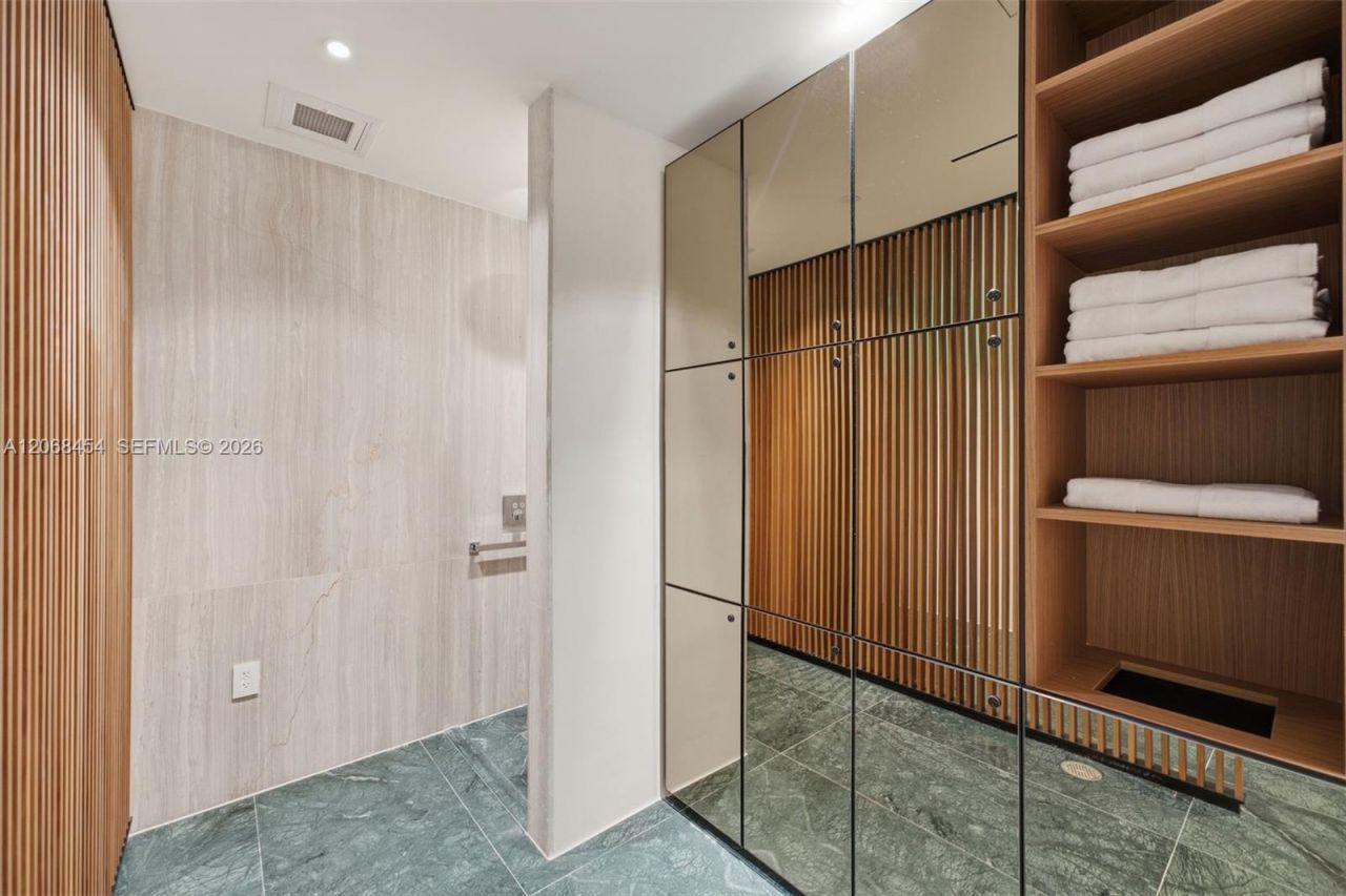 1400 Biscayne Blvd. , Unit 3004, Miami, FL 33132 Photo