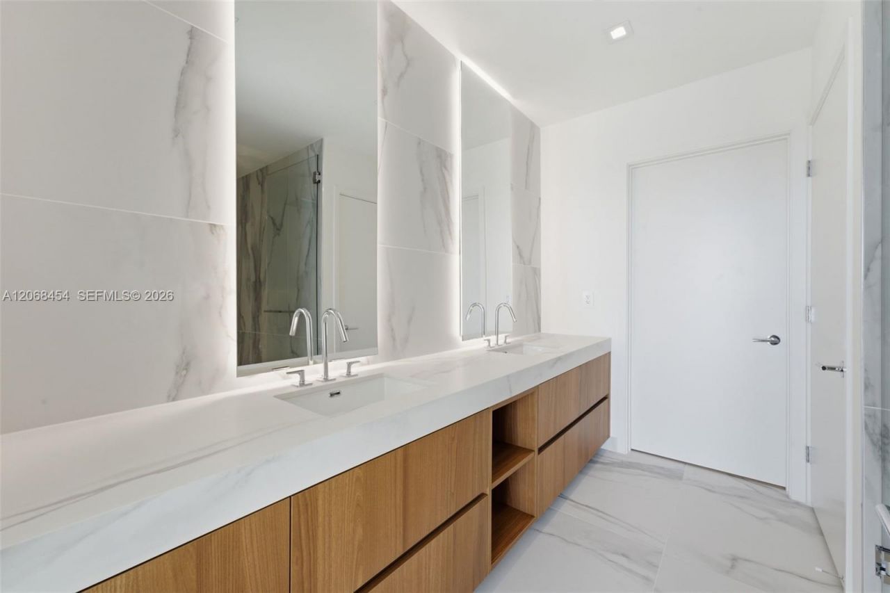 1400 Biscayne Blvd. , Unit 3004, Miami, FL 33132 Photo