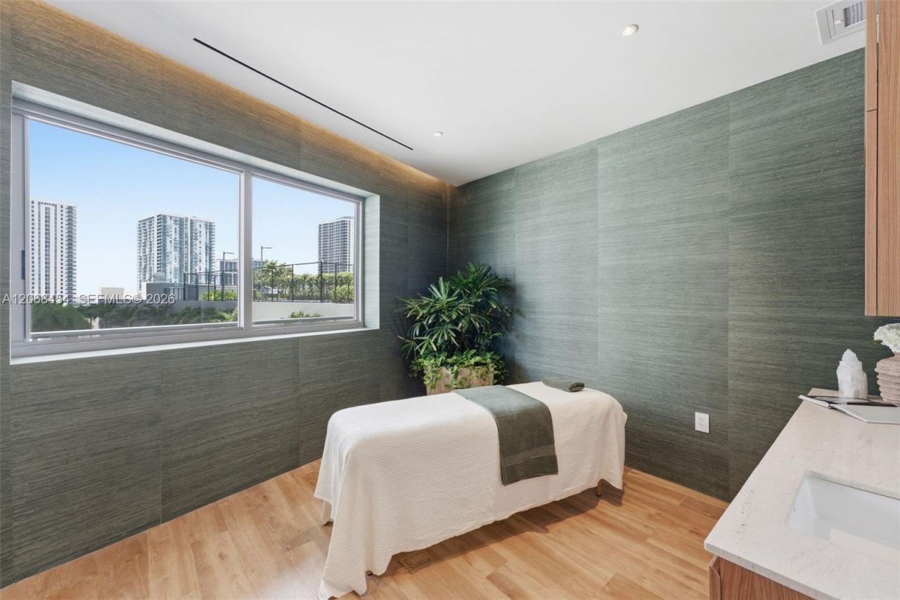 1400 Biscayne Blvd. , Unit 3004, Miami, FL 33132 Photo
