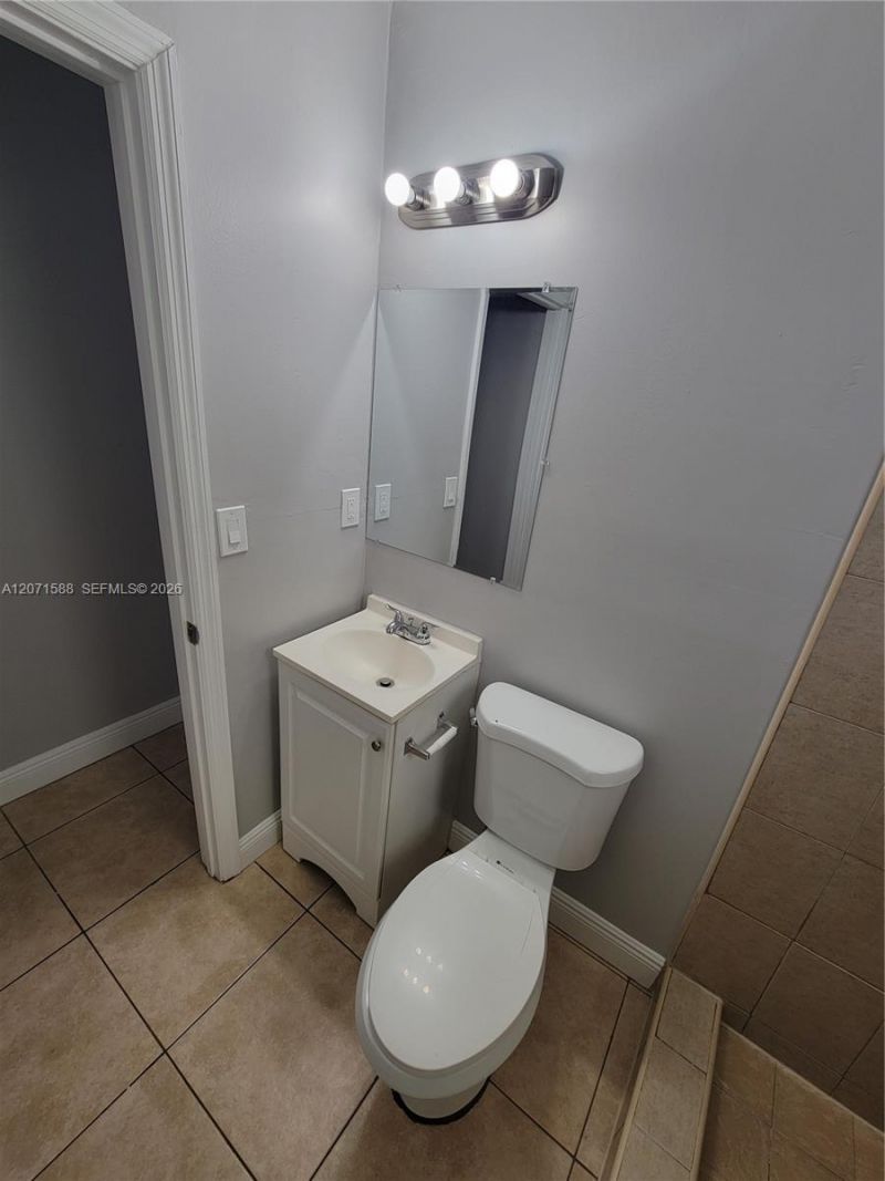 1740 NW 1st Pl , Unit 3, Miami, FL 33136 Photo