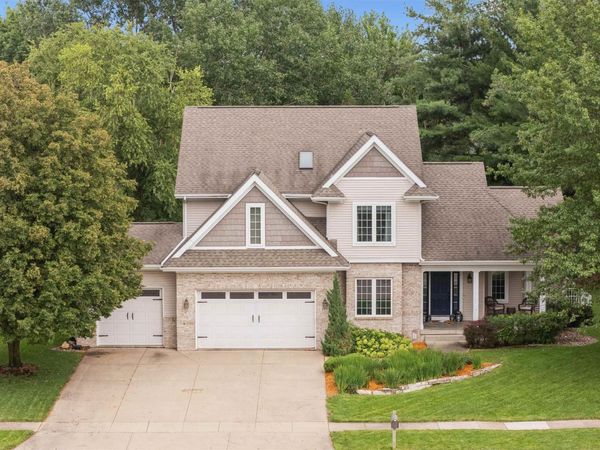 809 Eagle Ridge Road, Cedar Falls, IA 50613