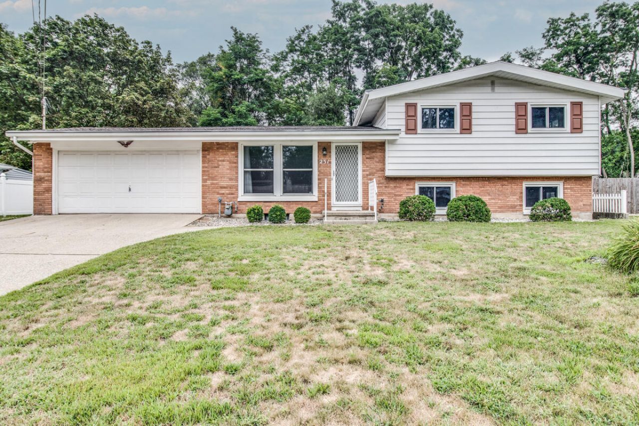 231 Beachfield Drive, Battle Creek, MI 49015 Main Photo