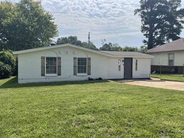 4980 VICKIE DR, Memphis, TN 38109