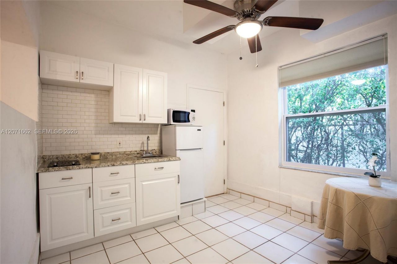 4720 Pine Tree Dr , Unit 1, Miami Beach, FL 33140 Photo