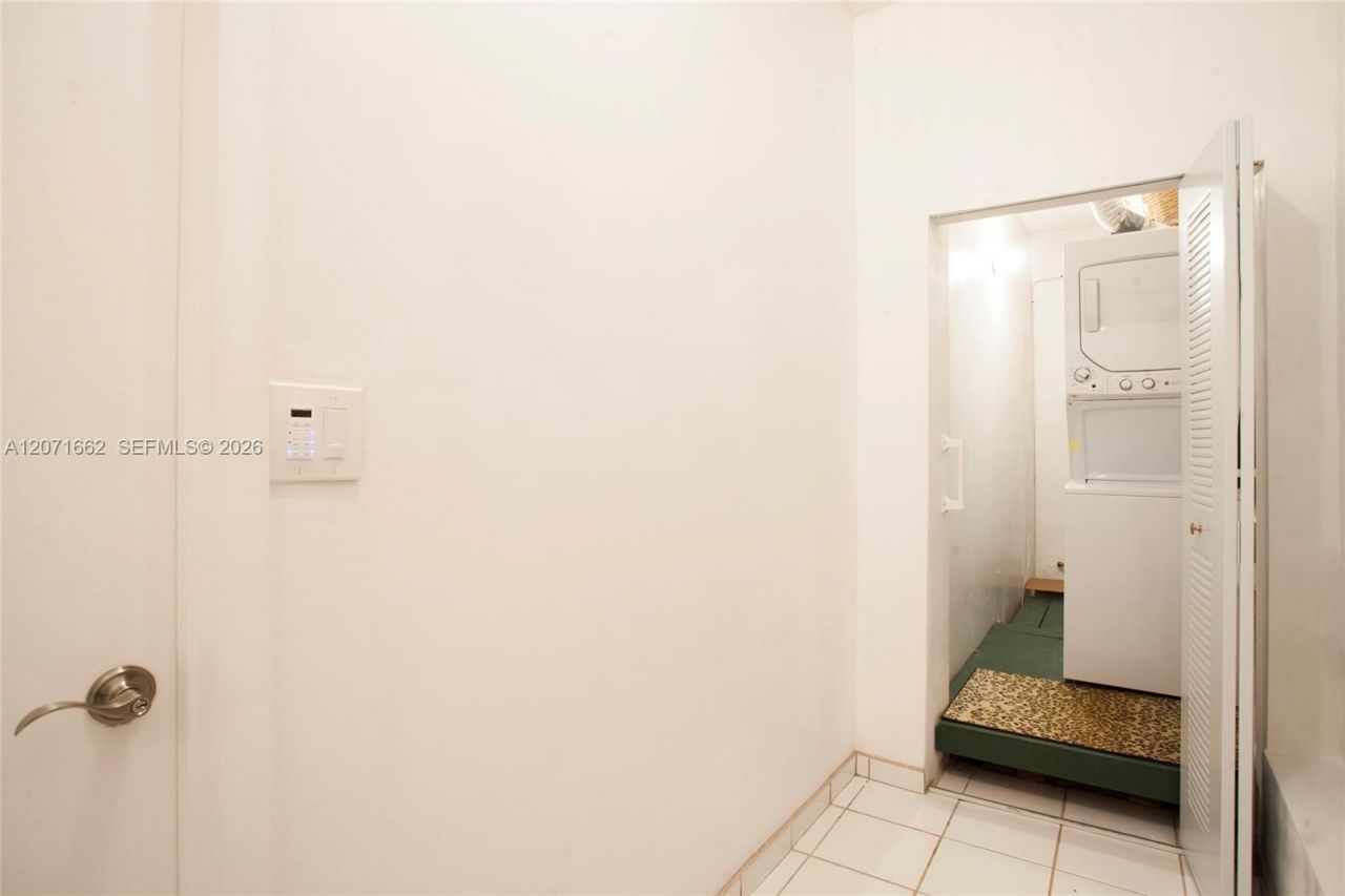 4720 Pine Tree Dr , Unit 1, Miami Beach, FL 33140 Photo
