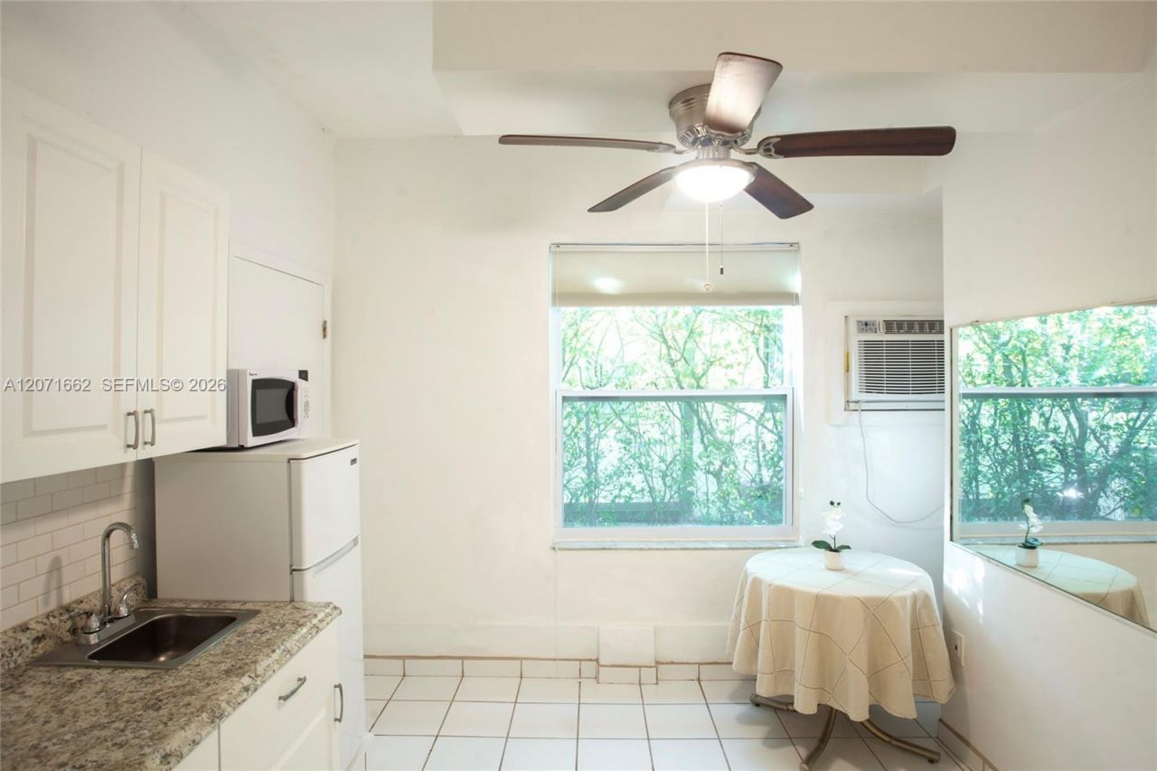 4720 Pine Tree Dr , Unit 1, Miami Beach, FL 33140 Photo