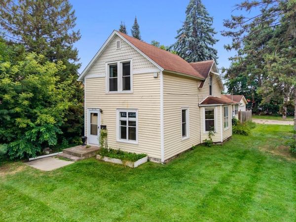 2174 8th Street , White Bear Lake, MN 55110