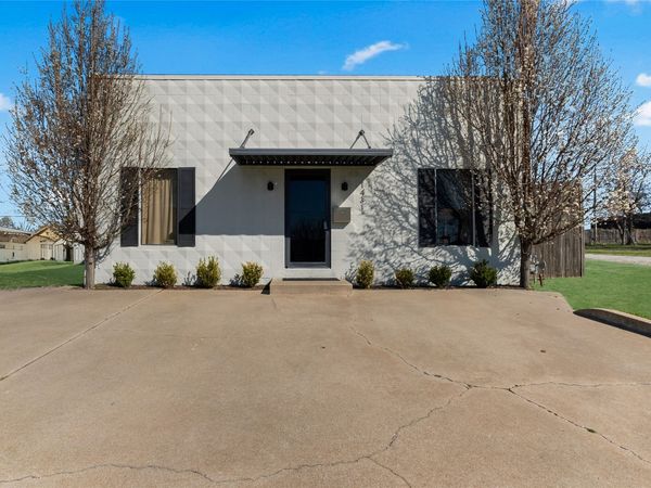 1431 E 3rd Street , Tulsa, OK 74120