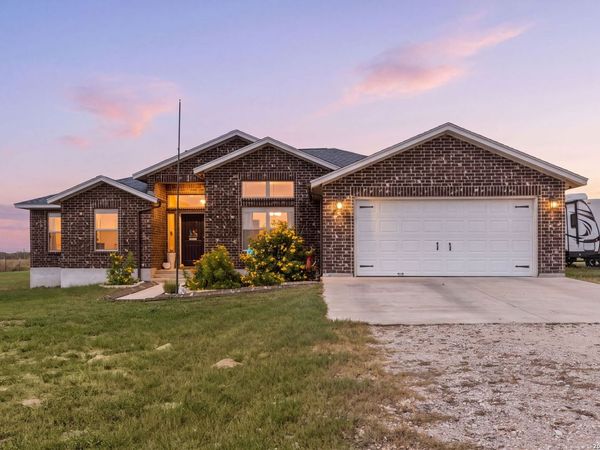 149 LAKEVIEW CIR, La Vernia, TX 78121