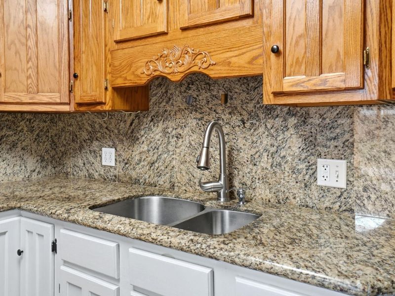 1425 Greenleaf Road, Columbus, OH 43223 Photo 18