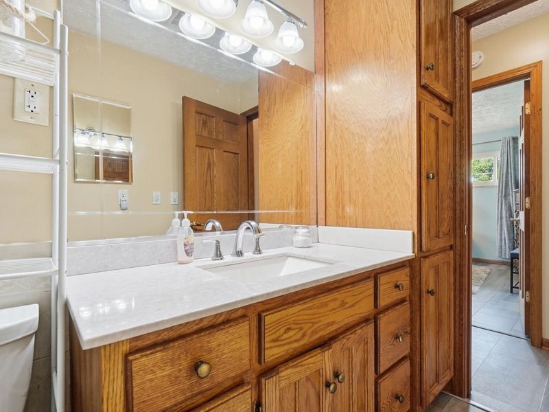 1425 Greenleaf Road, Columbus, OH 43223 Photo 33