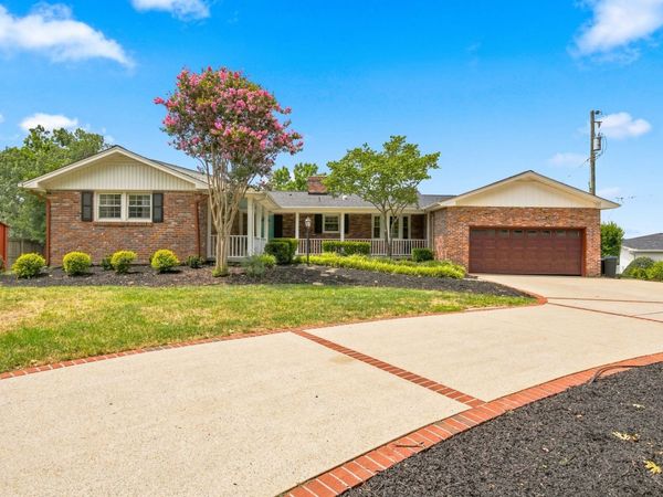 152 Cherokee Rd , Hendersonville, TN 37075