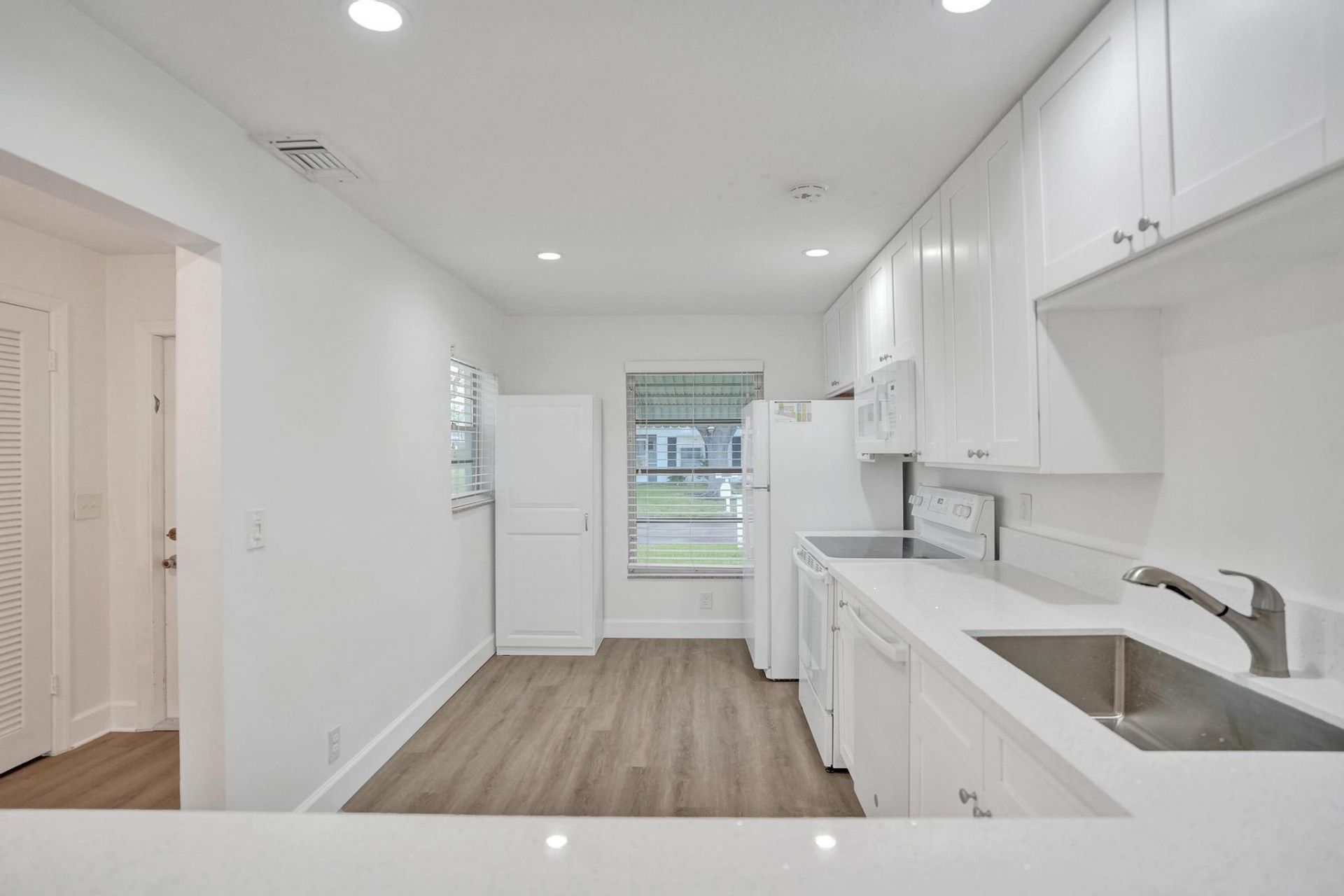 1050 NW 87th Avenue, Unit B141, Plantation, FL 33322 Photo