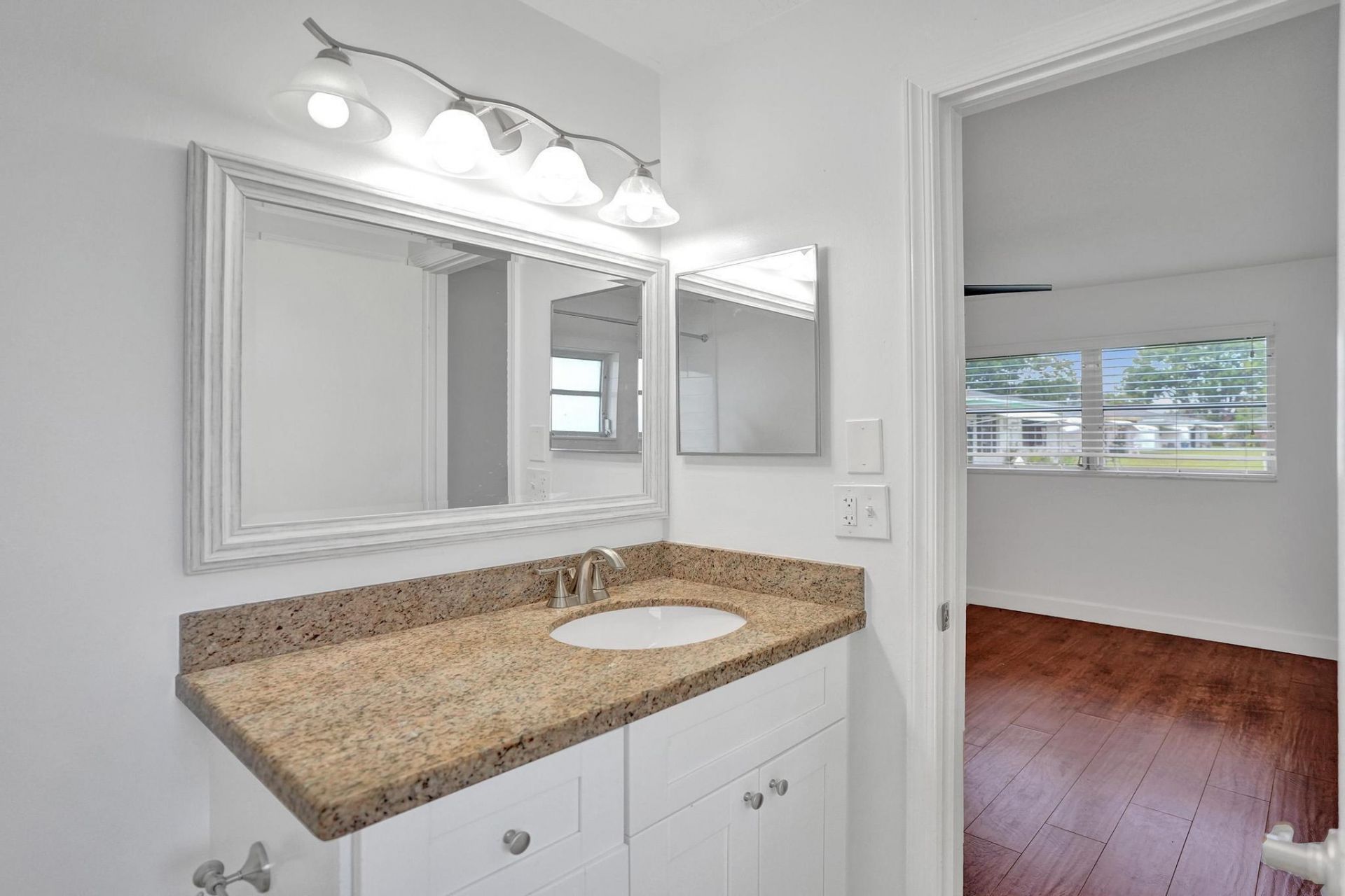 1050 NW 87th Avenue, Unit B141, Plantation, FL 33322 Photo
