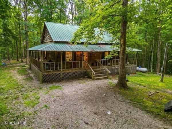 301 Joe Barnett Rd, Jamestown, TN
