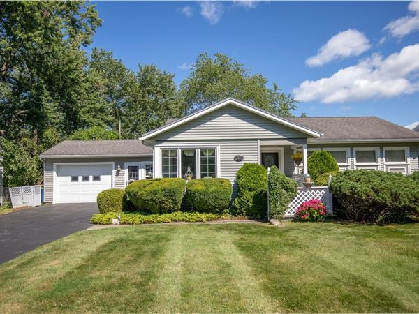 86 Sierra Drive, Rochester, NY 14616