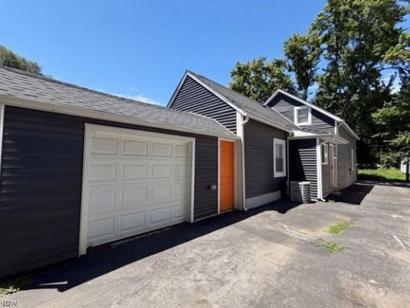 3402 Erin Ave, Cleveland, OH 44113 Photo 5
