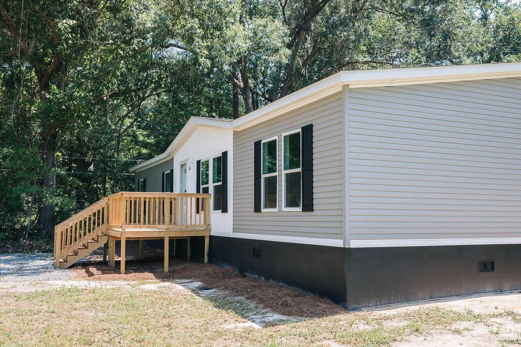 55 Seabrook Center Road Photo 4