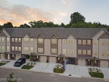 1666 Pinecroft Lane, Howell Township, Mi 48855