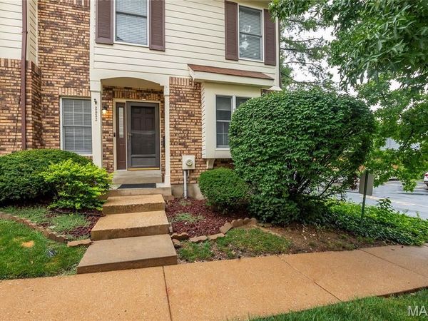 2533 Grayford Walk, St Louis, MO 63129