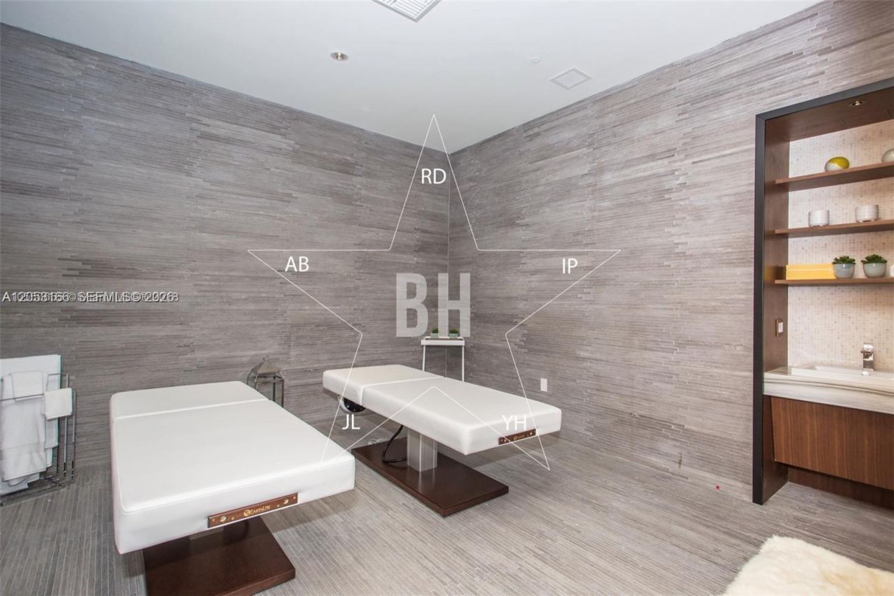 55 SW 9th St, Unit 1104, Miami, FL 33130 Photo