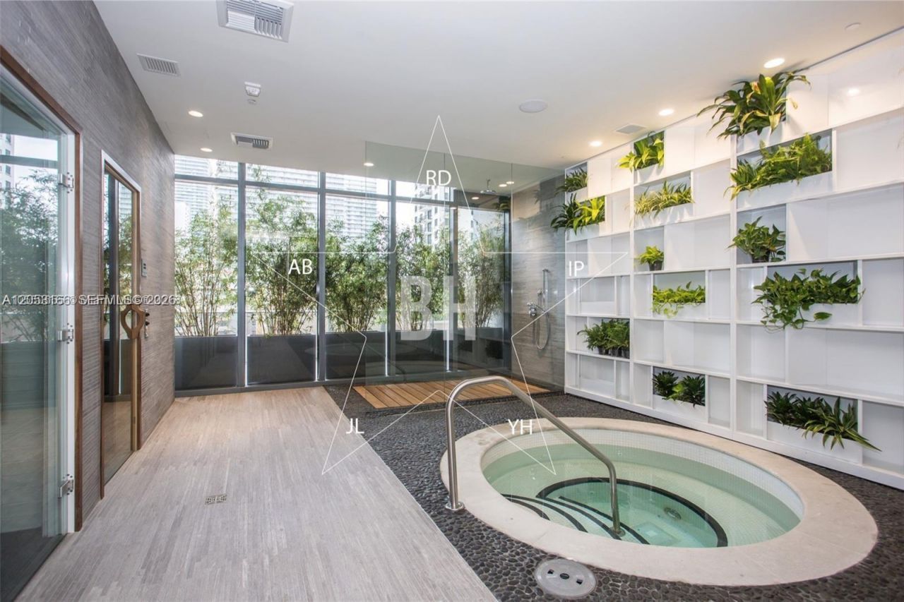 55 SW 9th St, Unit 1104, Miami, FL 33130 Photo