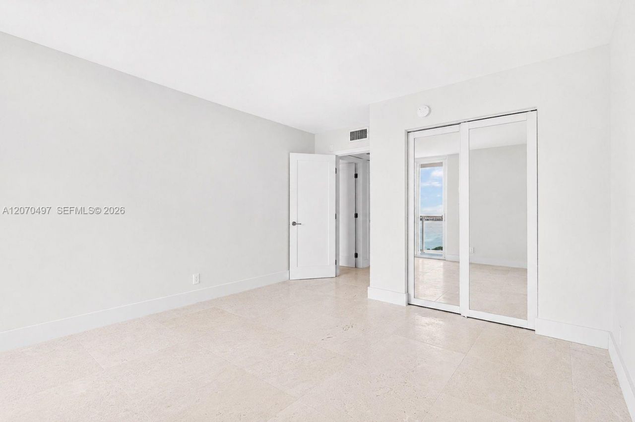 100 Bayview Dr , Unit 1626, Sunny Isles Beach, FL 33160 Photo