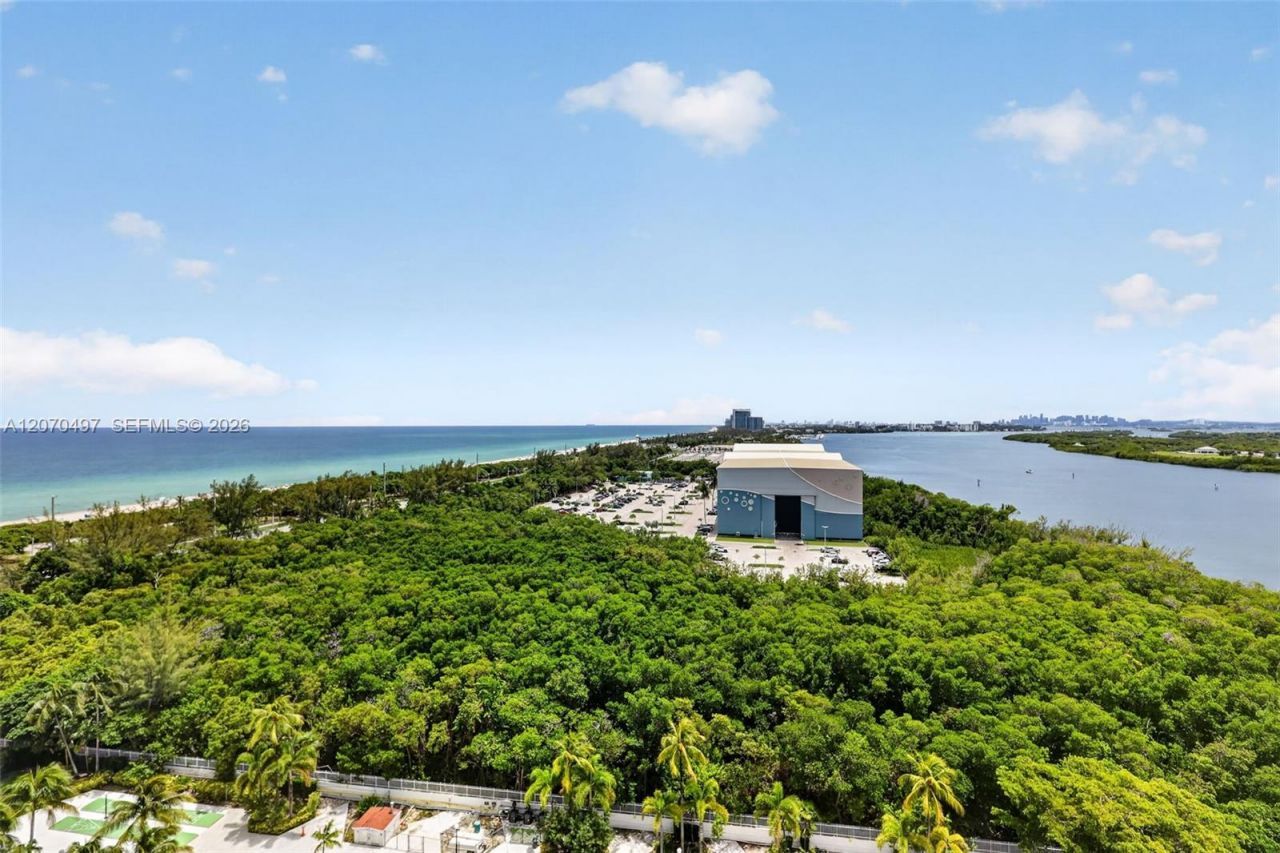 100 Bayview Dr , Unit 1626, Sunny Isles Beach, FL 33160 Photo