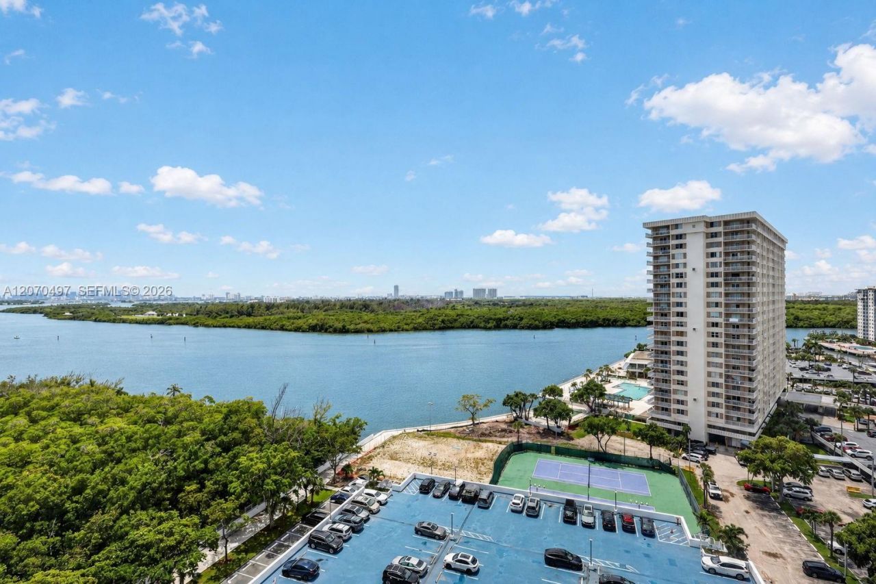 100 Bayview Dr , Unit 1626, Sunny Isles Beach, FL 33160 Photo