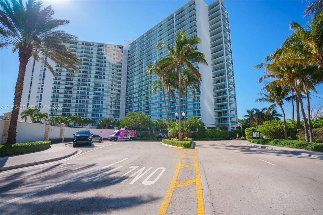 100 Bayview Dr , Unit 1626, Sunny Isles Beach, FL 33160 Photo