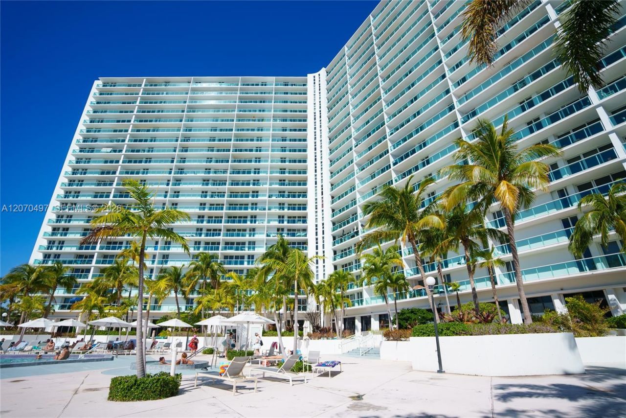 100 Bayview Dr , Unit 1626, Sunny Isles Beach, FL 33160 Photo