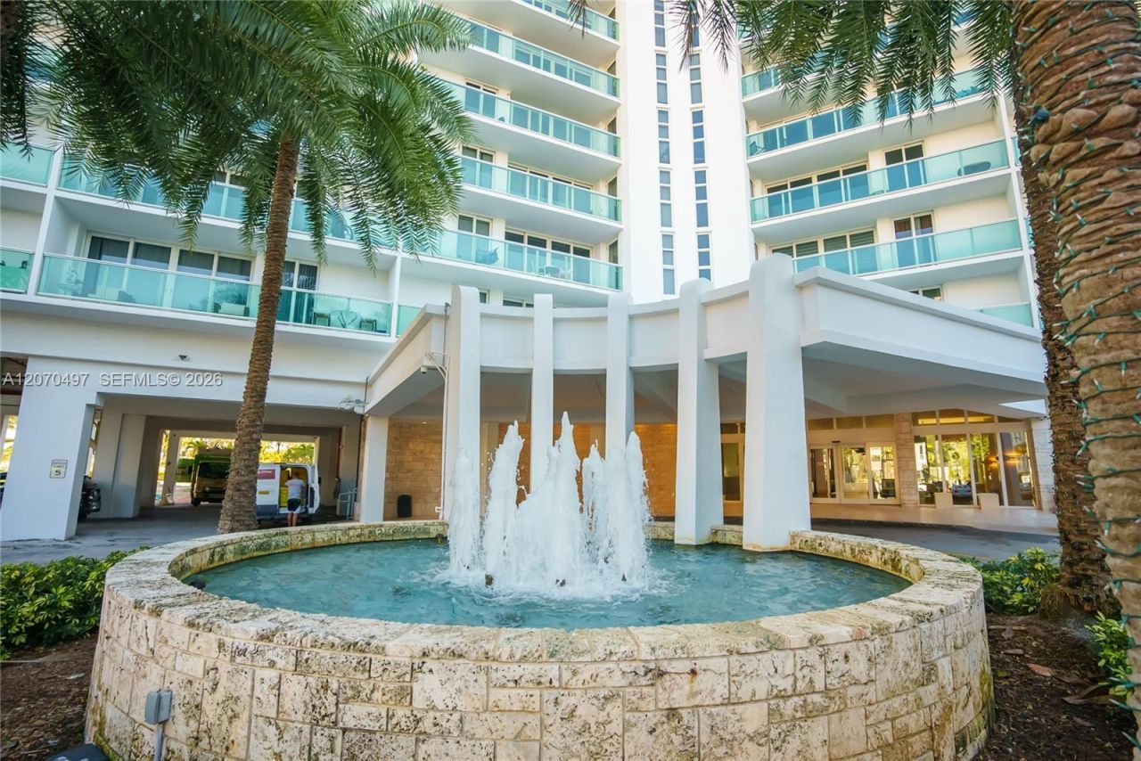 100 Bayview Dr , Unit 1626, Sunny Isles Beach, FL 33160 Photo