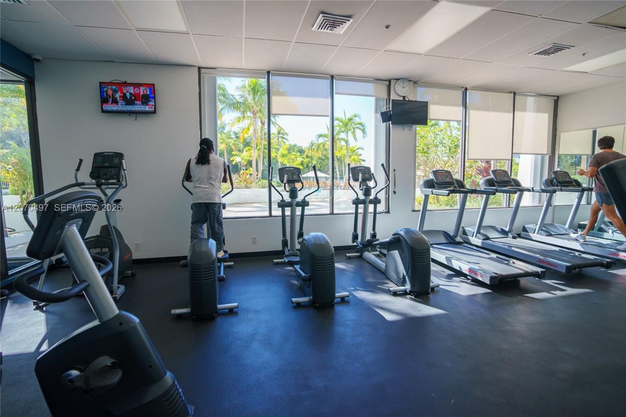 100 Bayview Dr , Unit 1626, Sunny Isles Beach, FL 33160 Photo