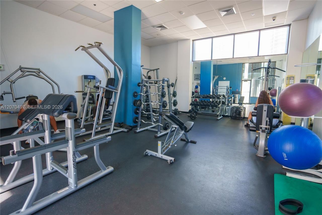 100 Bayview Dr , Unit 1626, Sunny Isles Beach, FL 33160 Photo