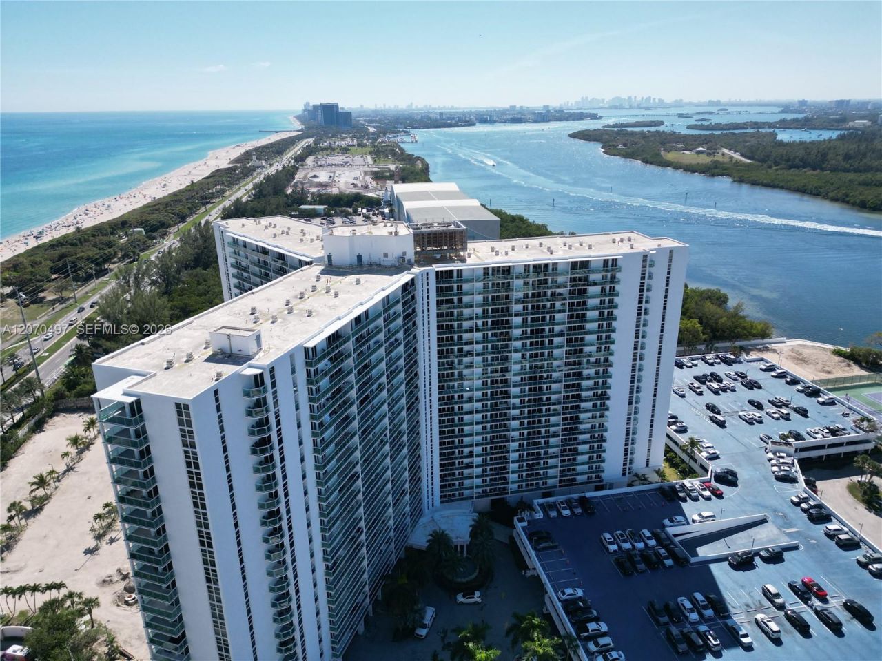 100 Bayview Dr , Unit 1626, Sunny Isles Beach, FL 33160 Photo