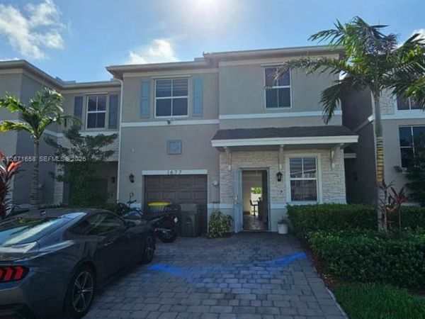 1677 SE 8th Ave , Homestead, FL 33034