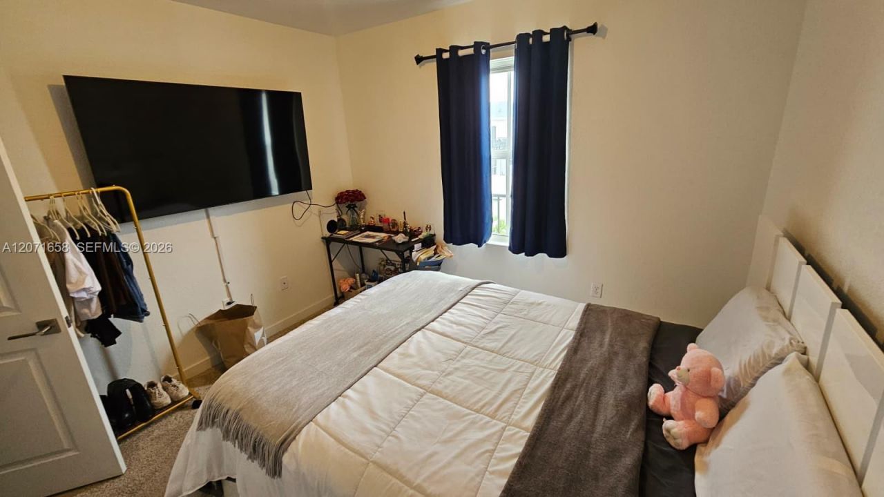 1677 SE 8th Ave , Homestead, FL 33034 Photo