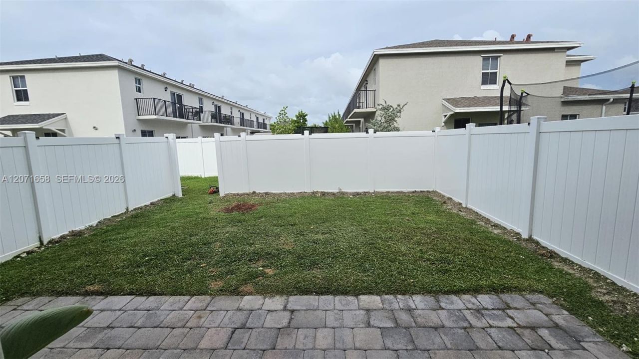 1677 SE 8th Ave , Homestead, FL 33034 Photo