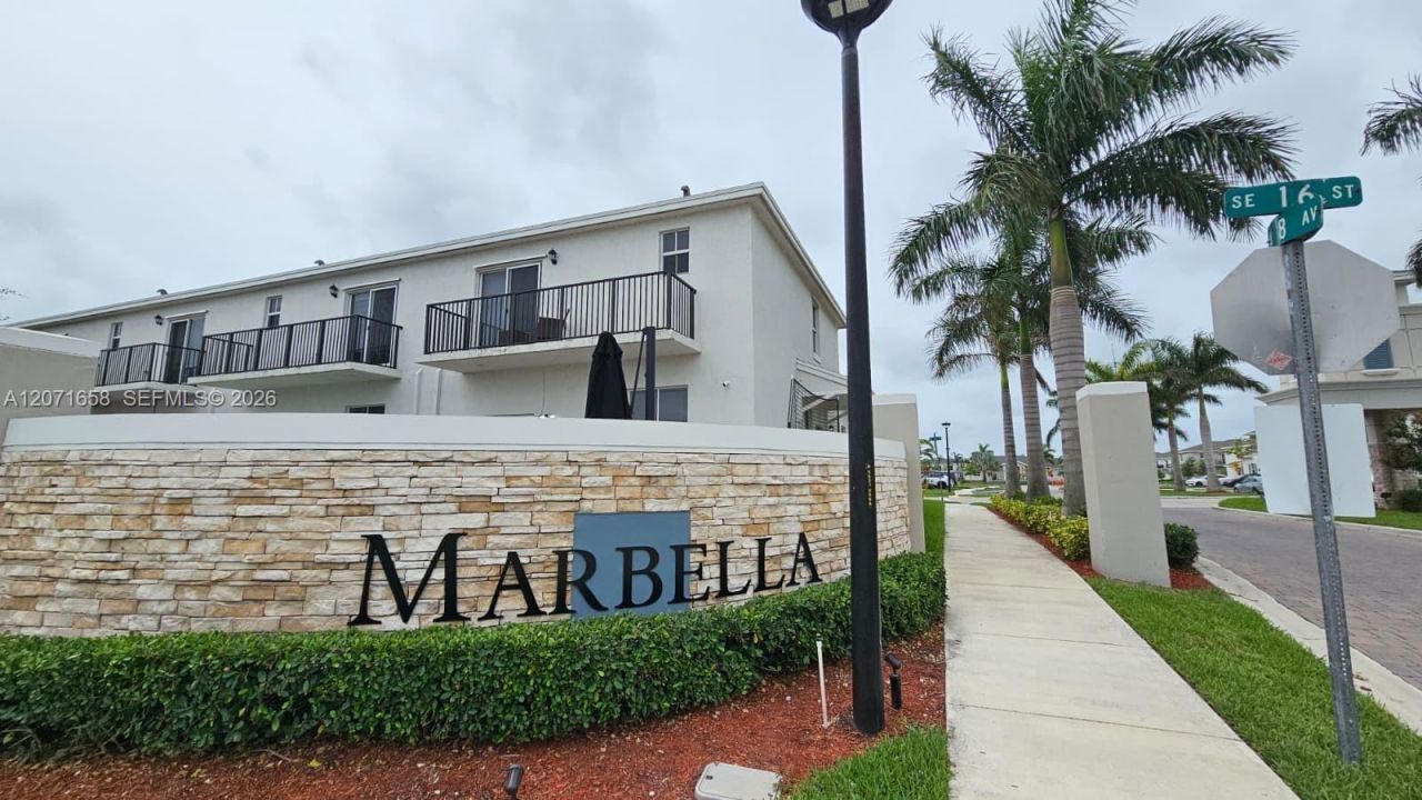 1677 SE 8th Ave , Homestead, FL 33034 Photo
