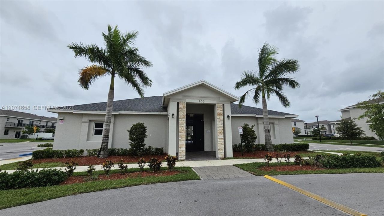 1677 SE 8th Ave , Homestead, FL 33034 Photo