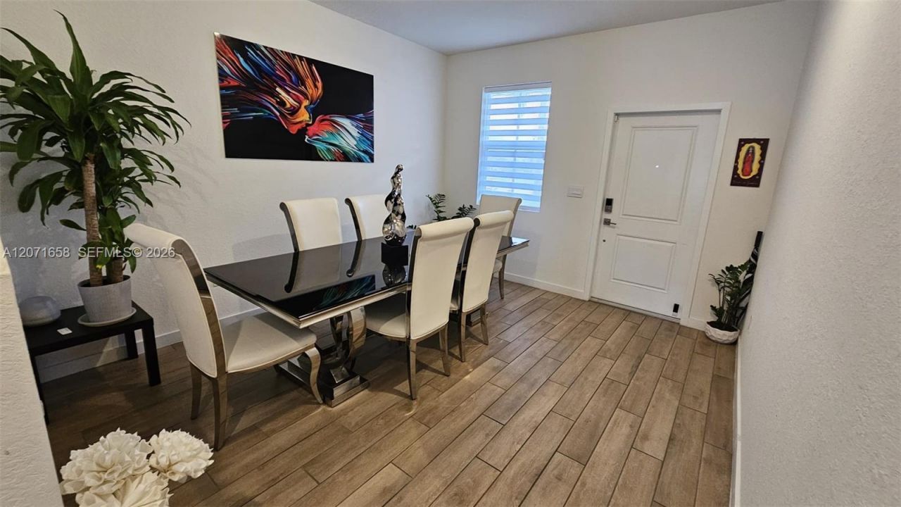 1677 SE 8th Ave , Homestead, FL 33034 Photo