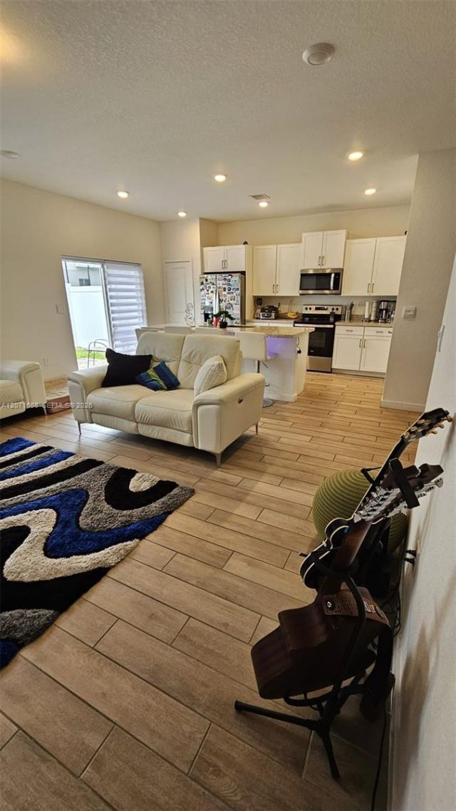 1677 SE 8th Ave , Homestead, FL 33034 Photo