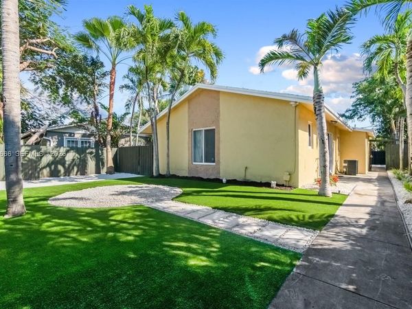 1428 NE 2ND AVE , Unit 1, Fort Lauderdale, FL 33304