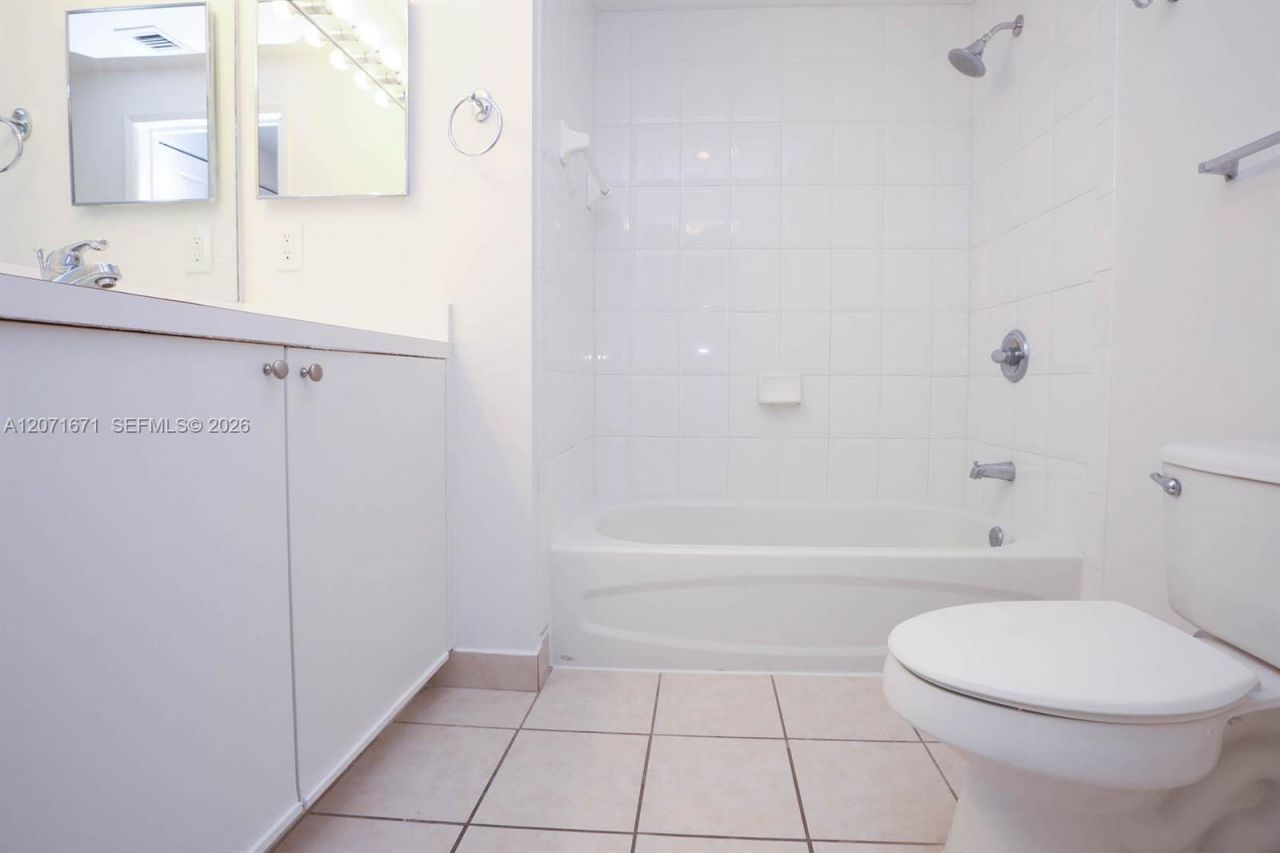 8050 N Nob Hill Rd , Unit 106, Tamarac, FL 33321 Photo