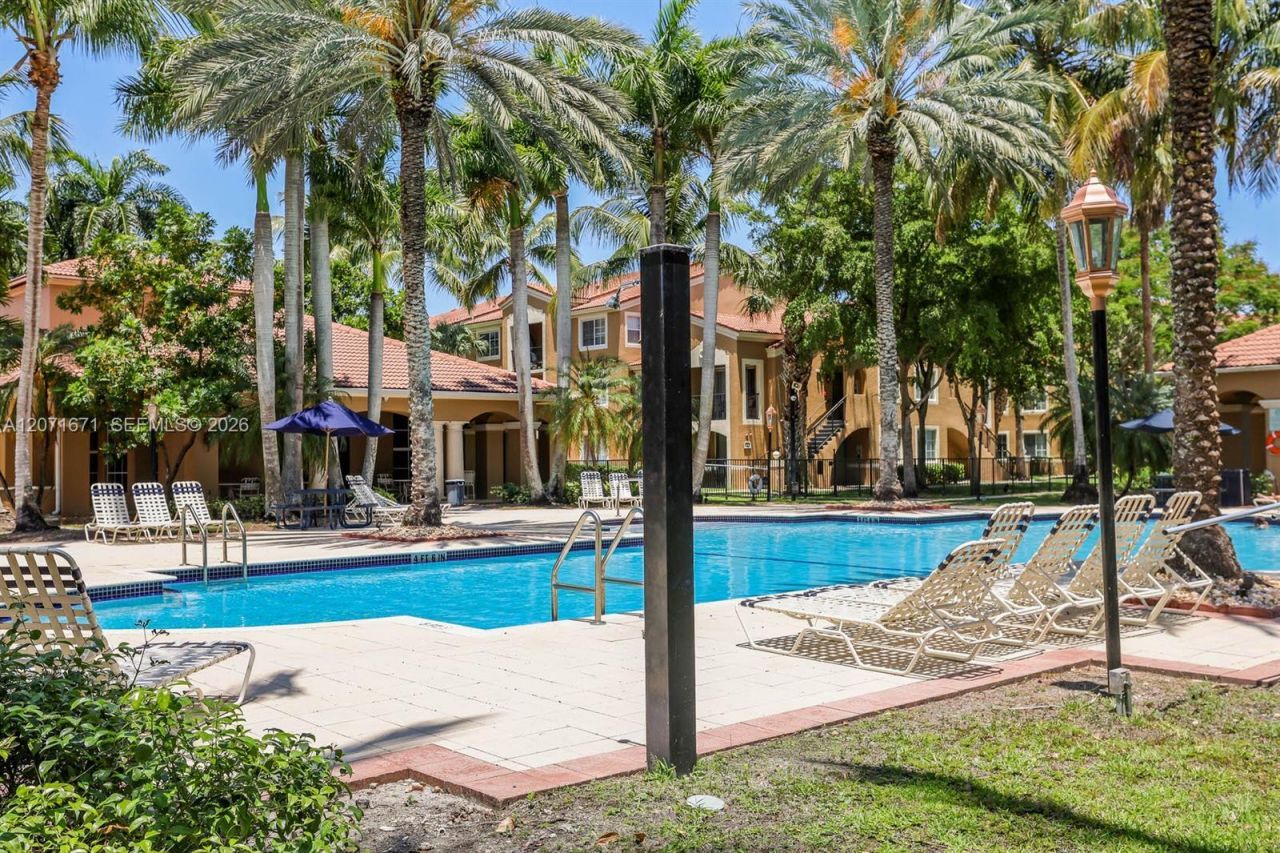 8050 N Nob Hill Rd , Unit 106, Tamarac, FL 33321 Photo