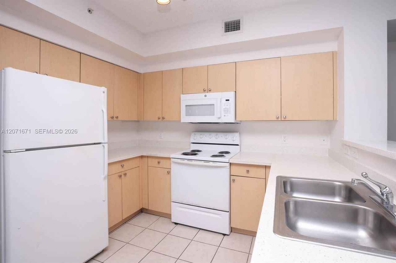 8050 N Nob Hill Rd , Unit 106, Tamarac, FL 33321 Photo